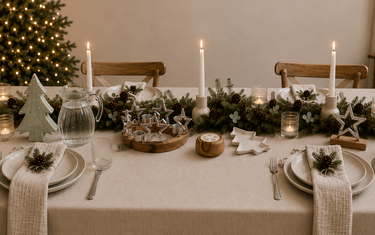 How to Set a Beautiful Christmas Table